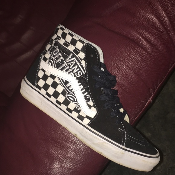 Vans - Picture 1 of 1